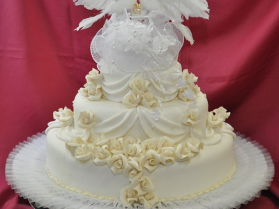 esküvői torta marcipánból